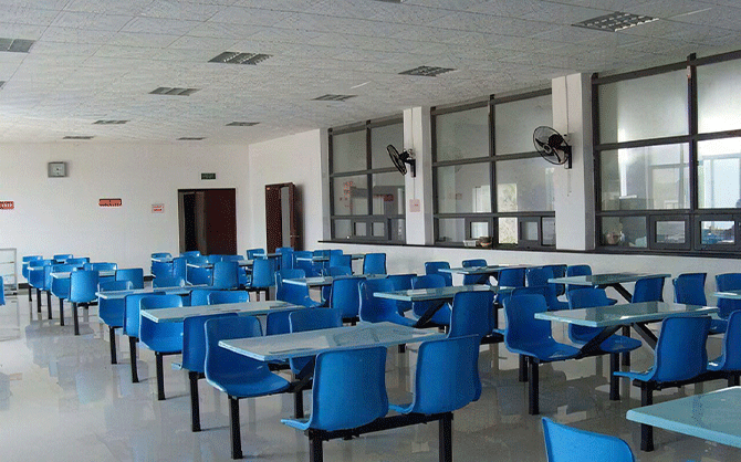 寫(xiě)學(xué)校食堂作文400字