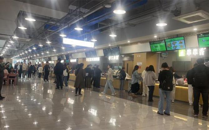 大型工業(yè)園區(qū)餐廳圖片