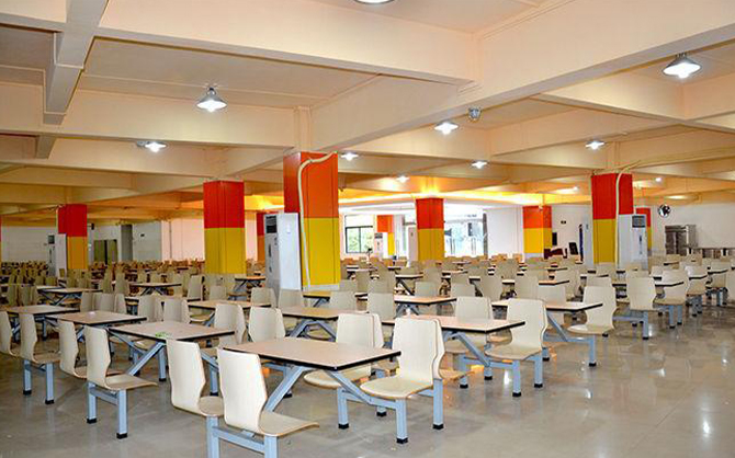 高校食堂圖片,學校食堂圖片