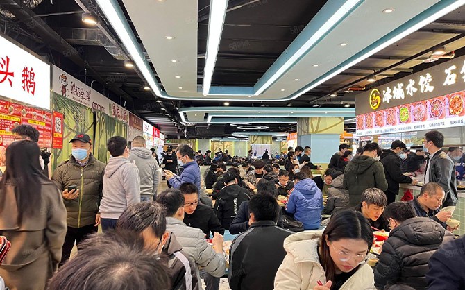 大學食堂味萊客餐飲公司開餐現場圖片