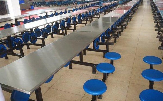 校園食堂承包安全協(xié)議書(shū)