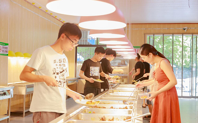 承包高校食堂必須要有資質嗎