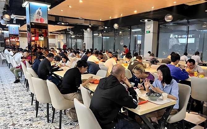 工廠食堂的人情味