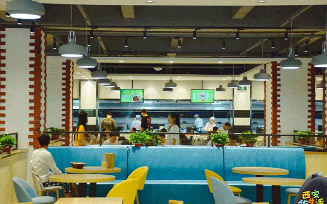 食堂服務質量的關鍵因素:服務態度與溝通技巧